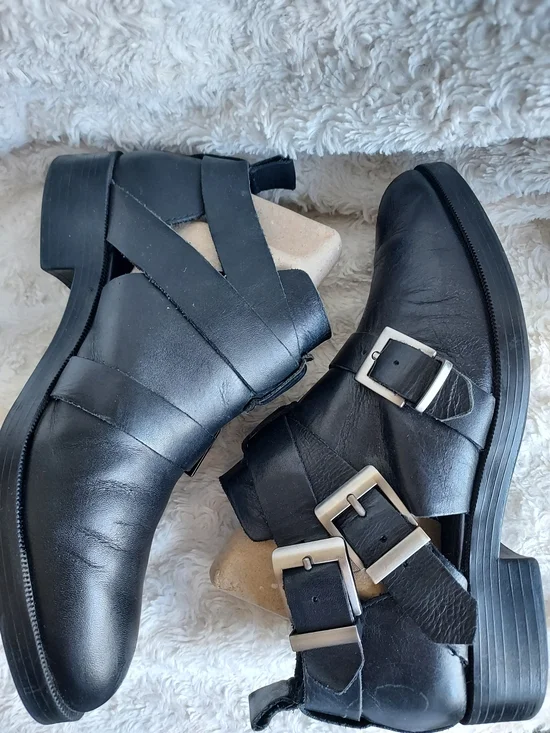 Zara Black Leather Buckle Ankle Boots Size 39 / U.S. 8.5-9 Punk Grunge Moto Edgy - Picture 5 of 11